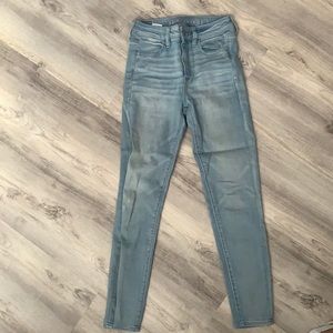 American Eagle (Next level stretch) size 4 jeans